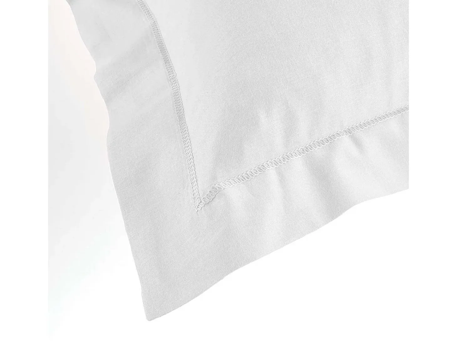 Capa de Almofada Branca "Lina" 63x63cm com Volante Plano 100% Algodão Oeko-Tex