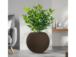 Vaso de resina Botticelli Marrone com design esférico, ideal para plantas de interior e exterior, 40 cm de diâmetro x 33 cm de altura.